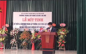 Trường Trung cấp nghề Cơ khí I Hà Nội trong lễ Mitting kỷ niệm 44 năm ngày thành lập trường và 36 năm ngày Nhà giáo Việt Nam 