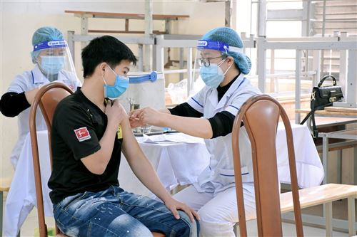 HOÀN THÀNH TIÊM VẮC XIN MŨI 2 PHÒNG COVID-19 CHO HỌC SINH